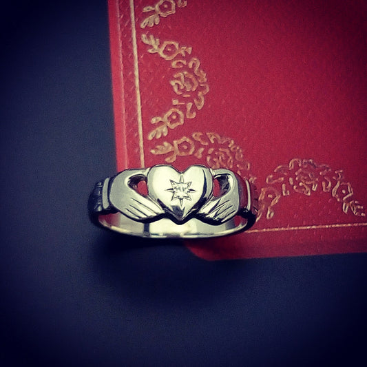 claddagh ring, diamond