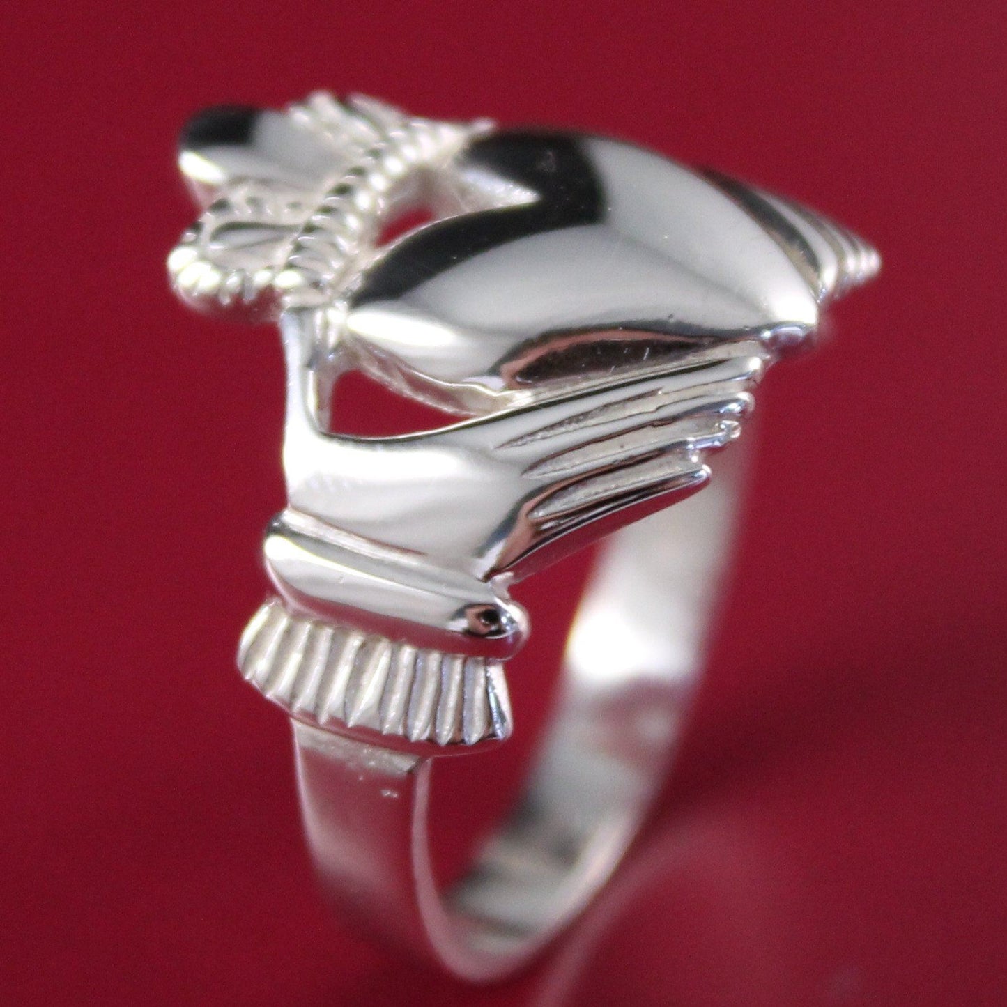 mens claddagh ring
