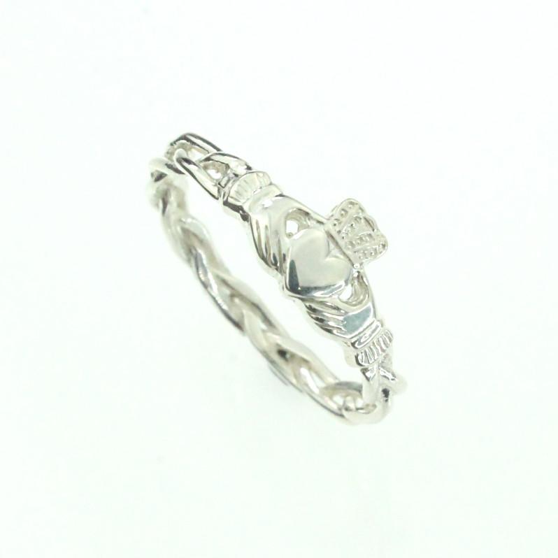 Claddagh ring