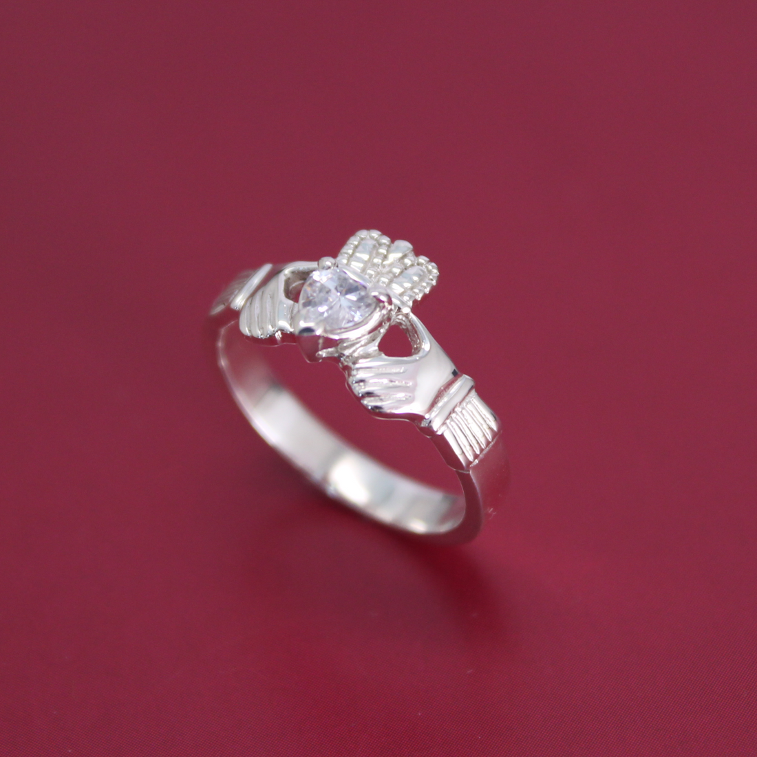 claddagh ring,