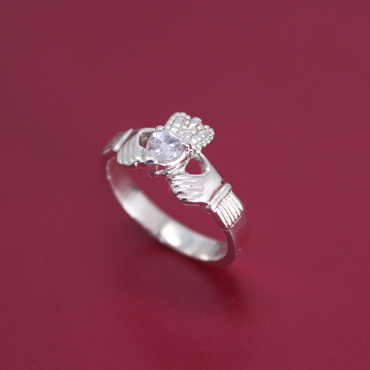 claddagh ring,