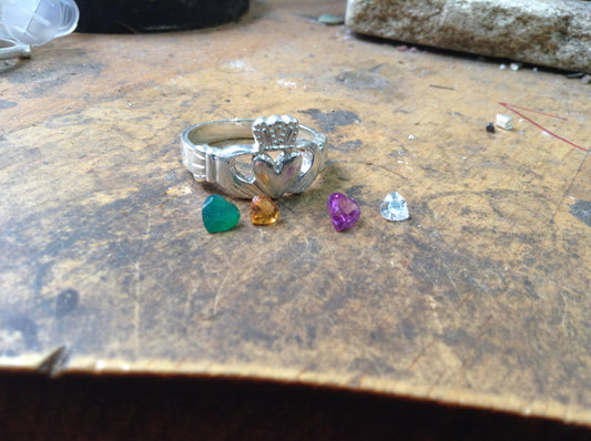 mens claddagh ring