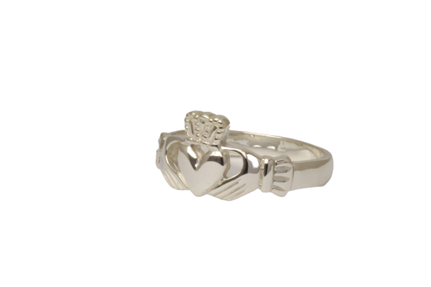 mens claddagh ring