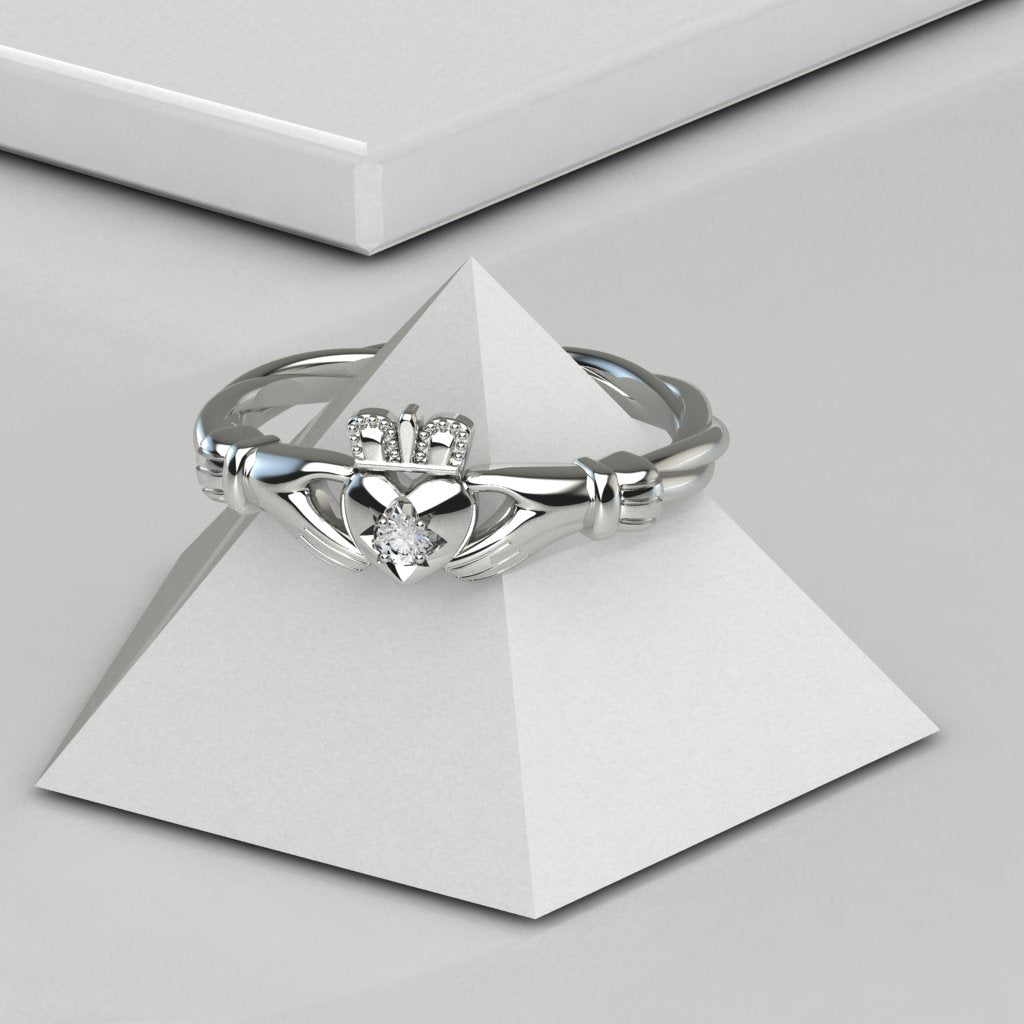 diamond claddagh ring