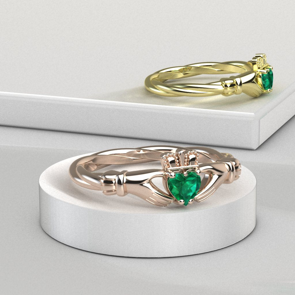 emerald claddagh ring 