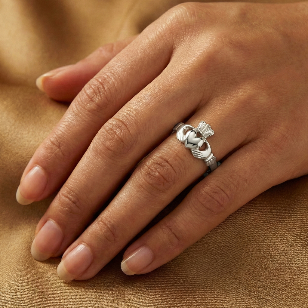 white gold claddagh ring 