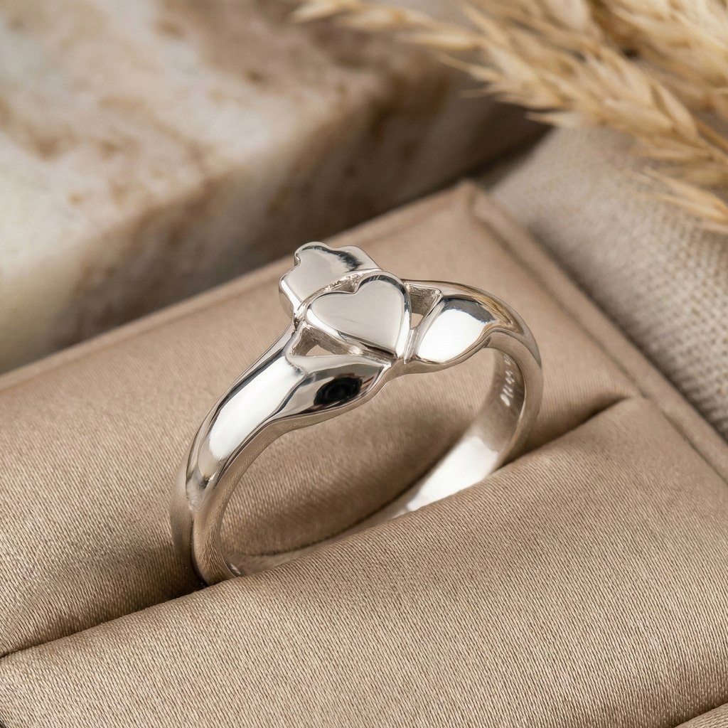 modern claddagh ring white gold