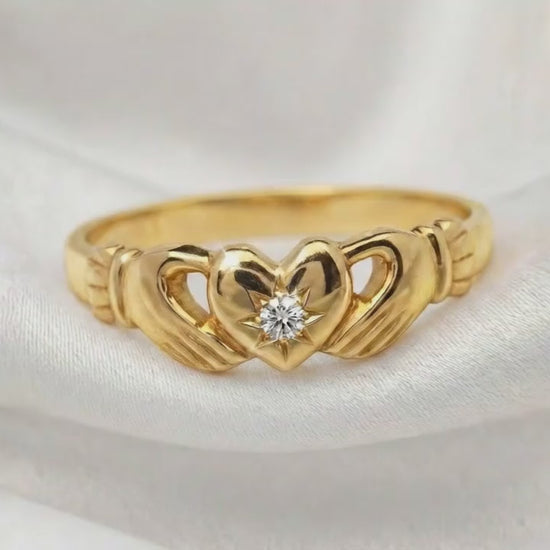diamond claddagh ring 