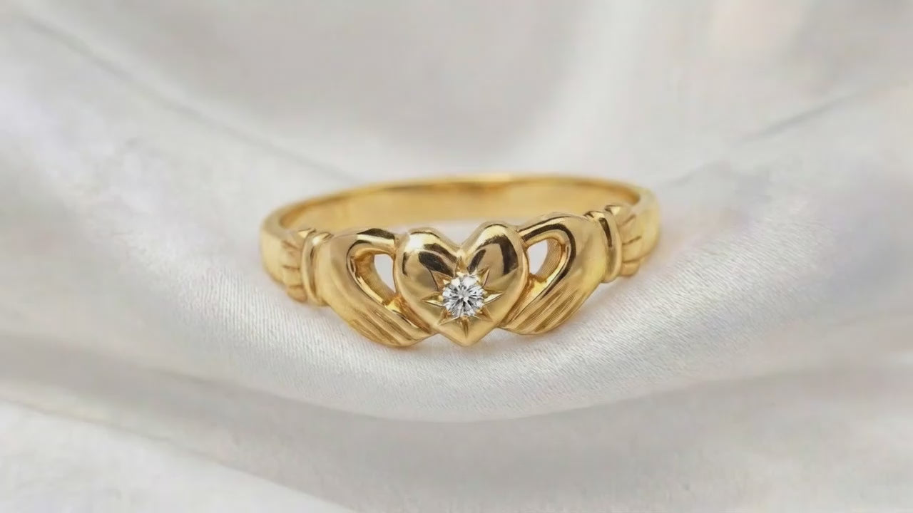 diamond claddagh ring 