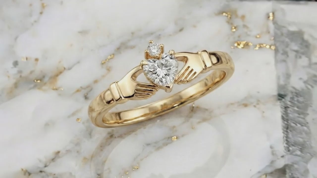 diamond claddagh ring 