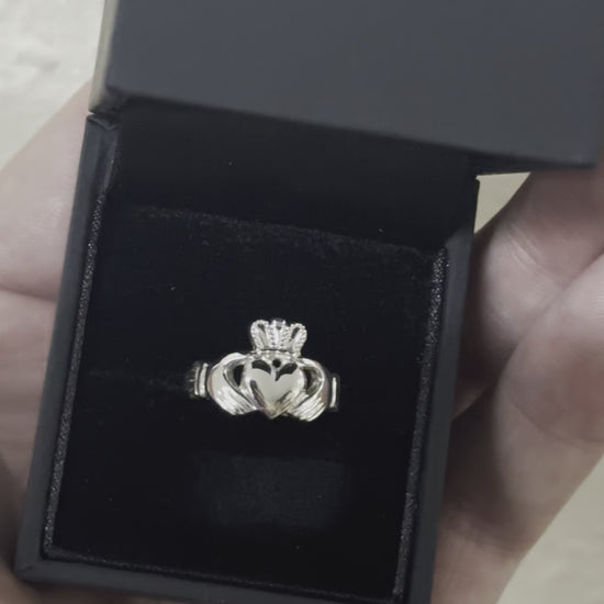 claddagh ring 