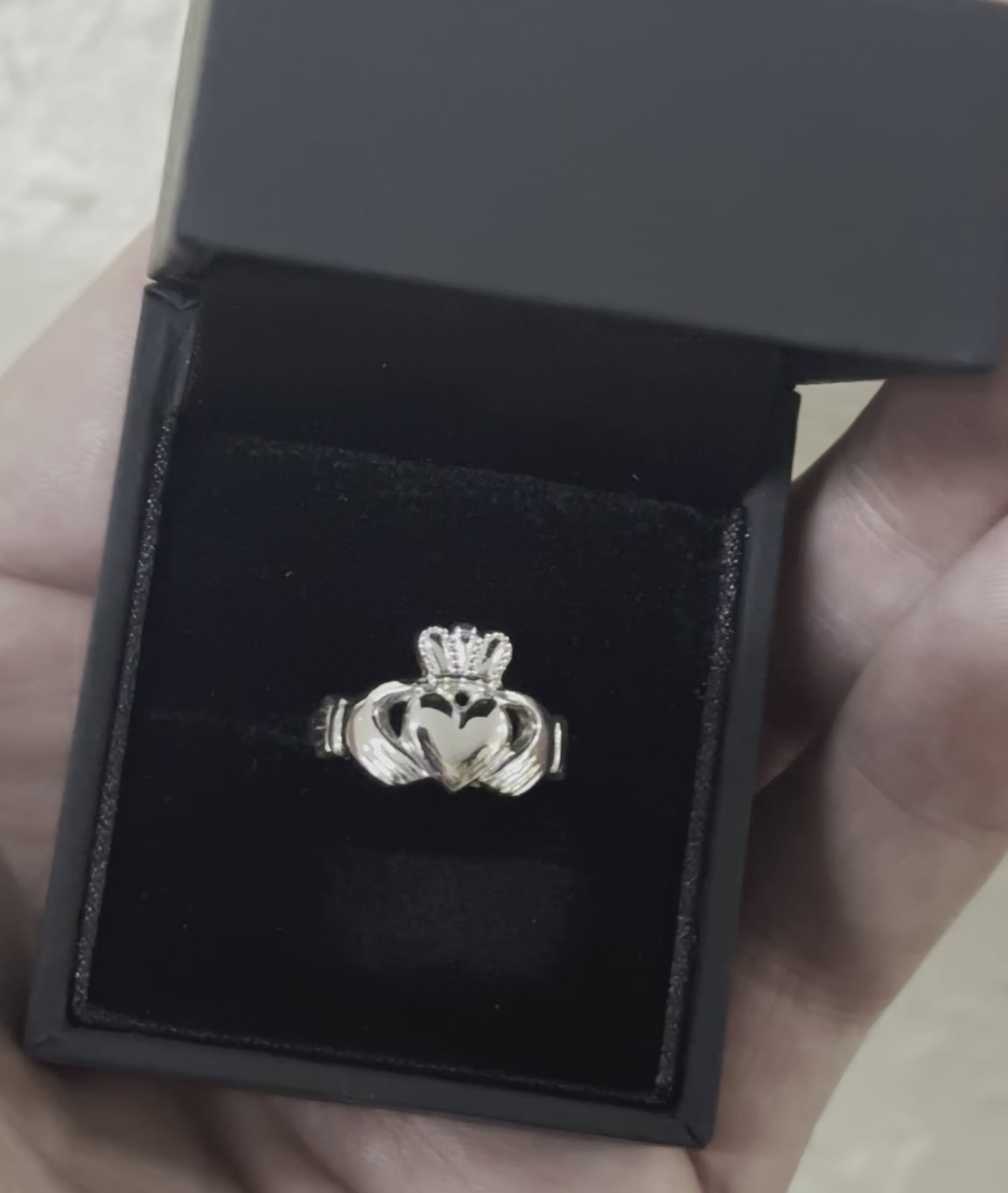claddagh ring 