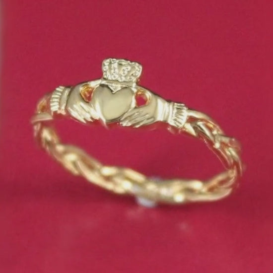 gold claddagh ring video