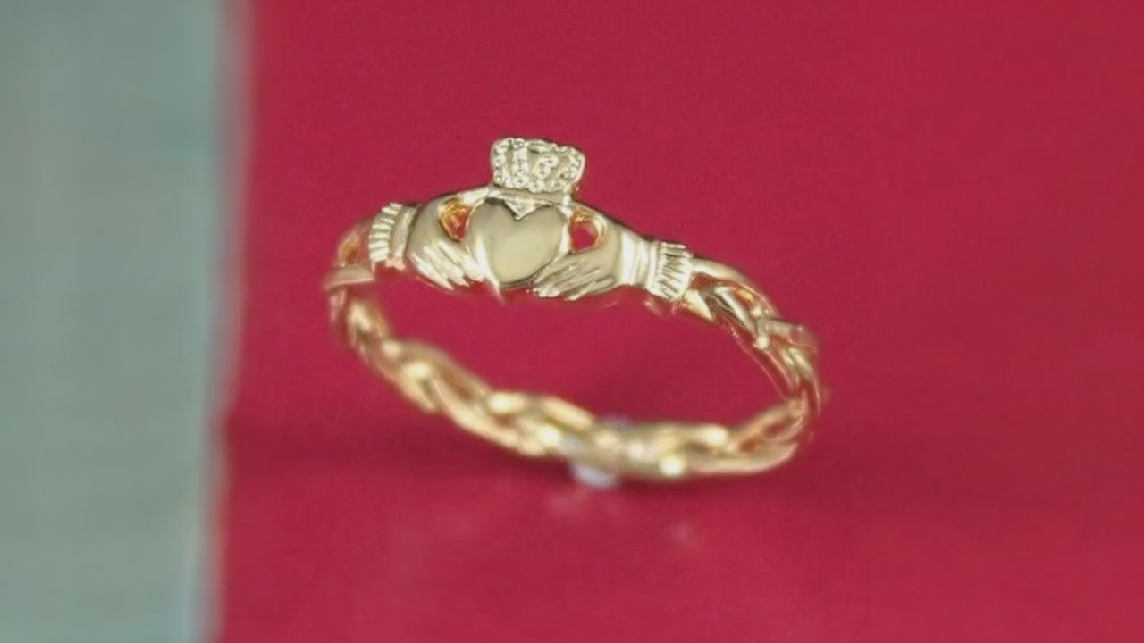 gold claddagh ring video