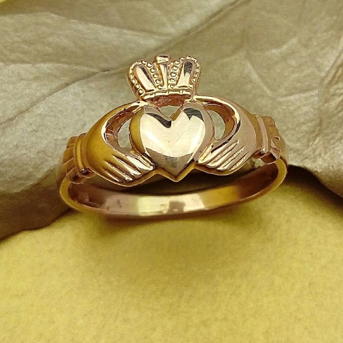 claddagh ring crafted in gold
