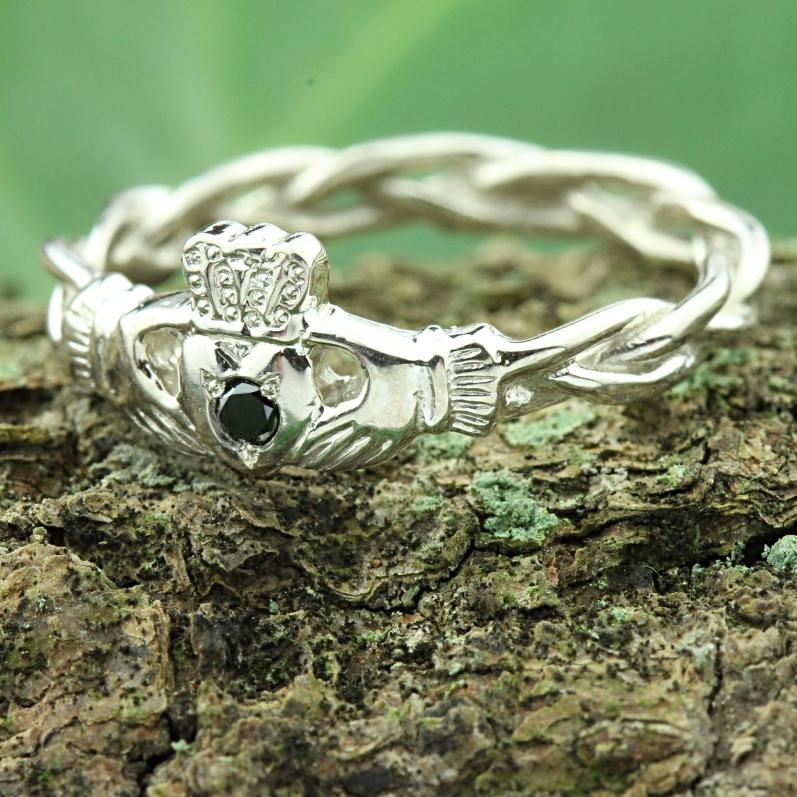 diamond claddagh ring 