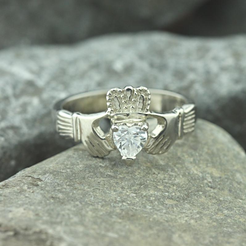 claddagh ring 