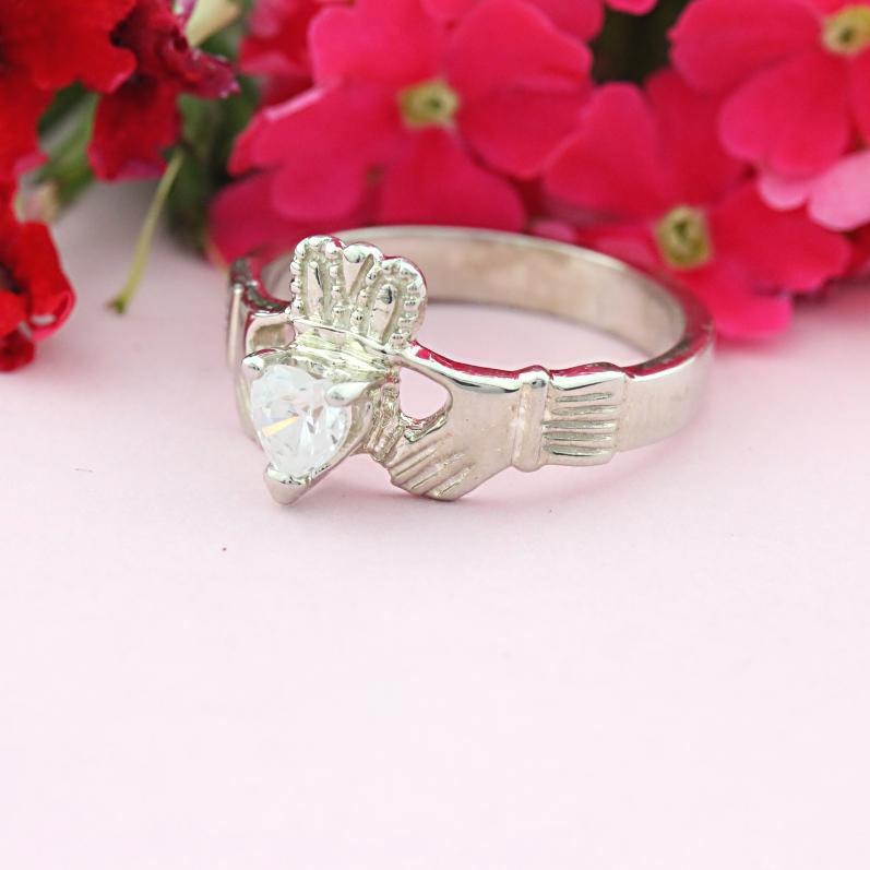 claddagh ring