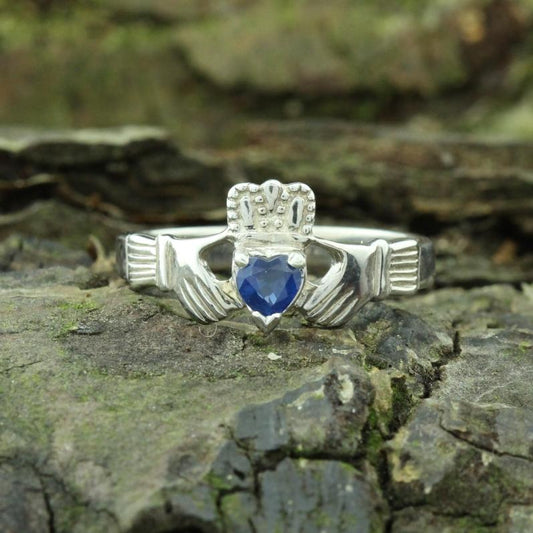 Claddagh ring 