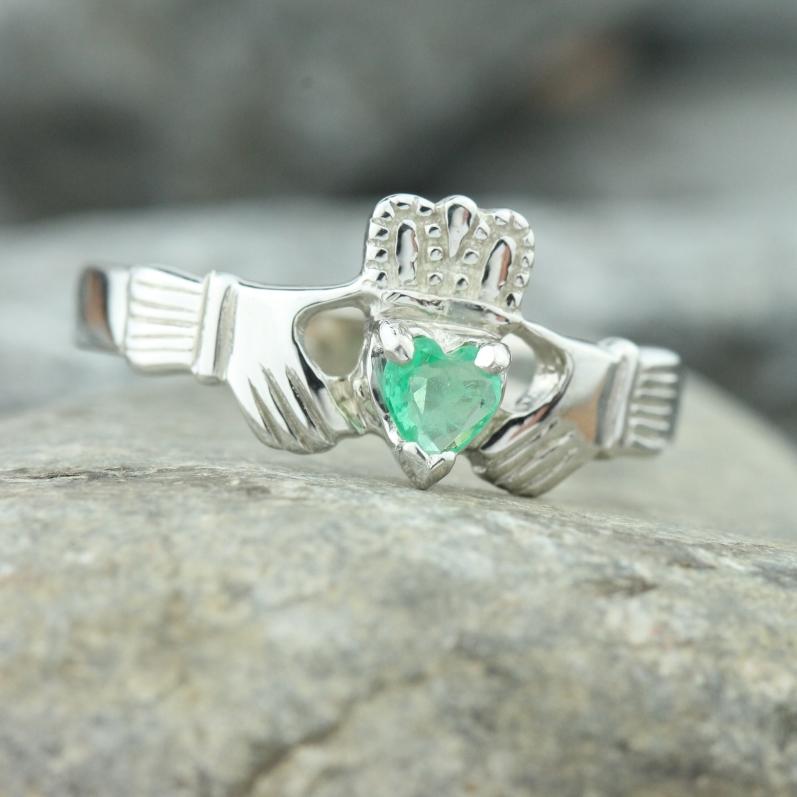 Claddagh ring