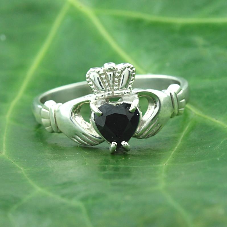 Claddagh ring 