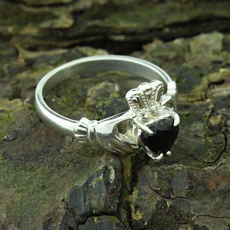 Claddagh ring 