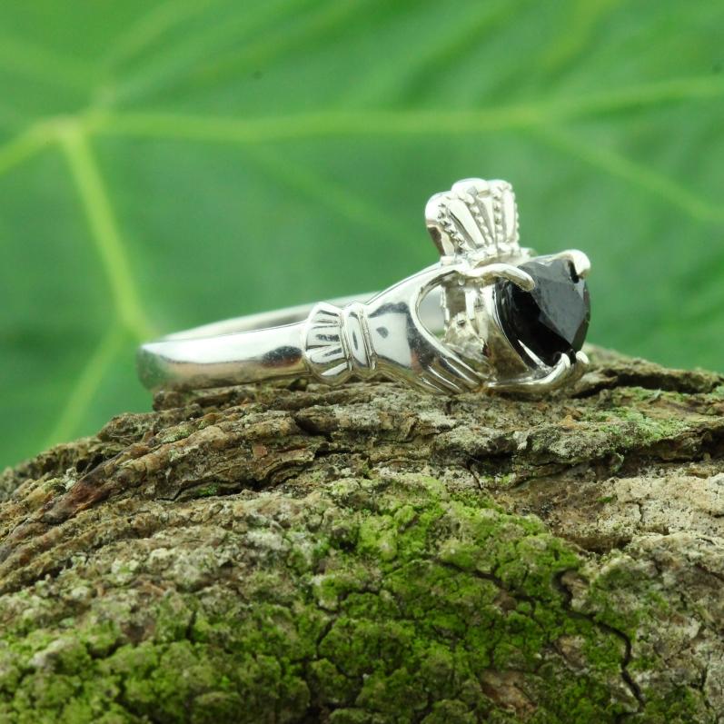 Claddagh ring 