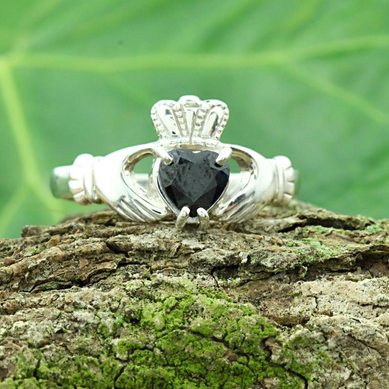 Claddagh ring 