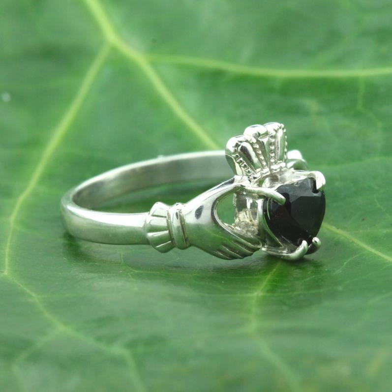 Claddagh ring 