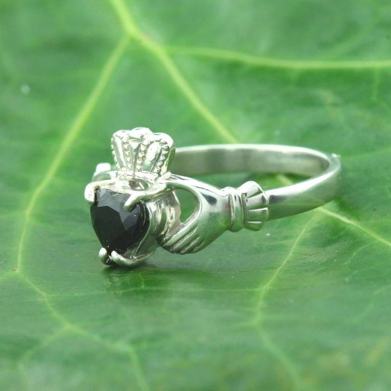 Claddagh ring 