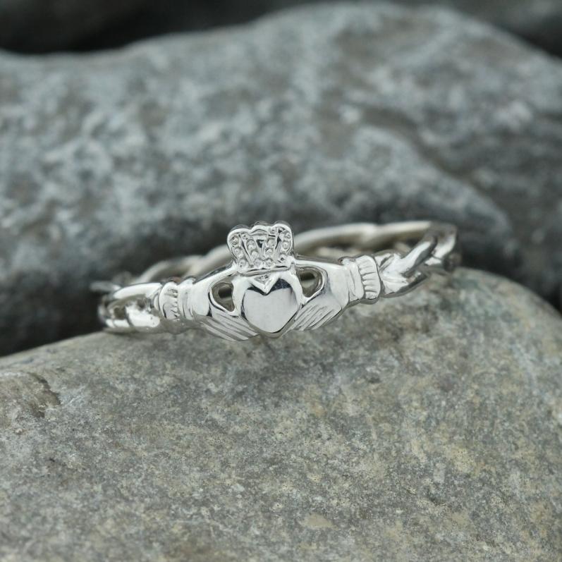 Claddagh ring