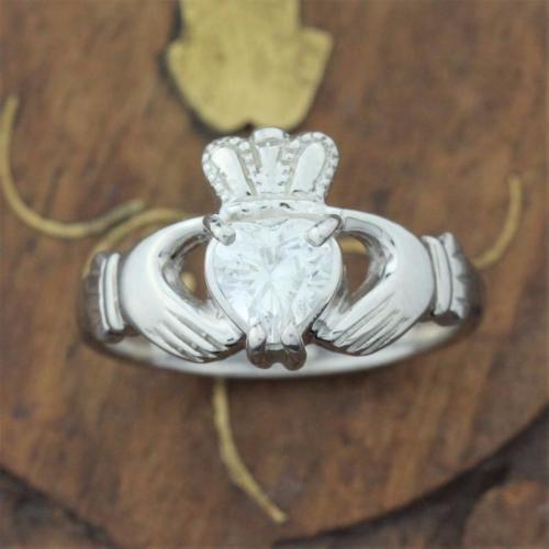 claddagh ring