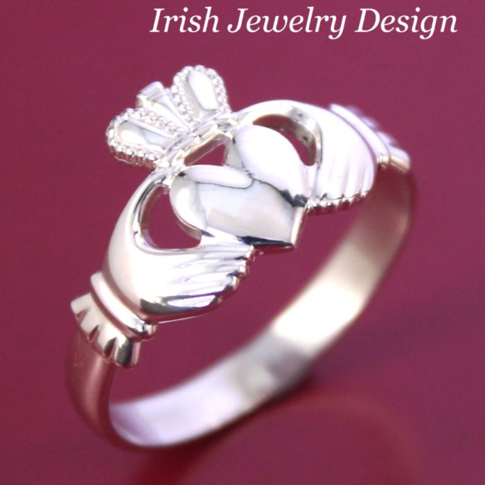 mens claddagh ring 