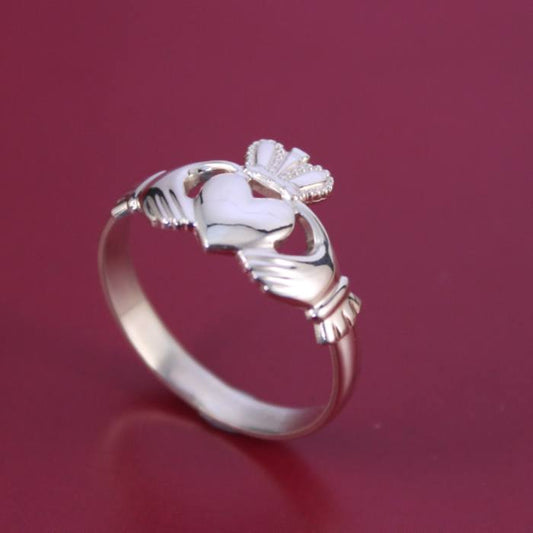Mens Claddagh ring 
