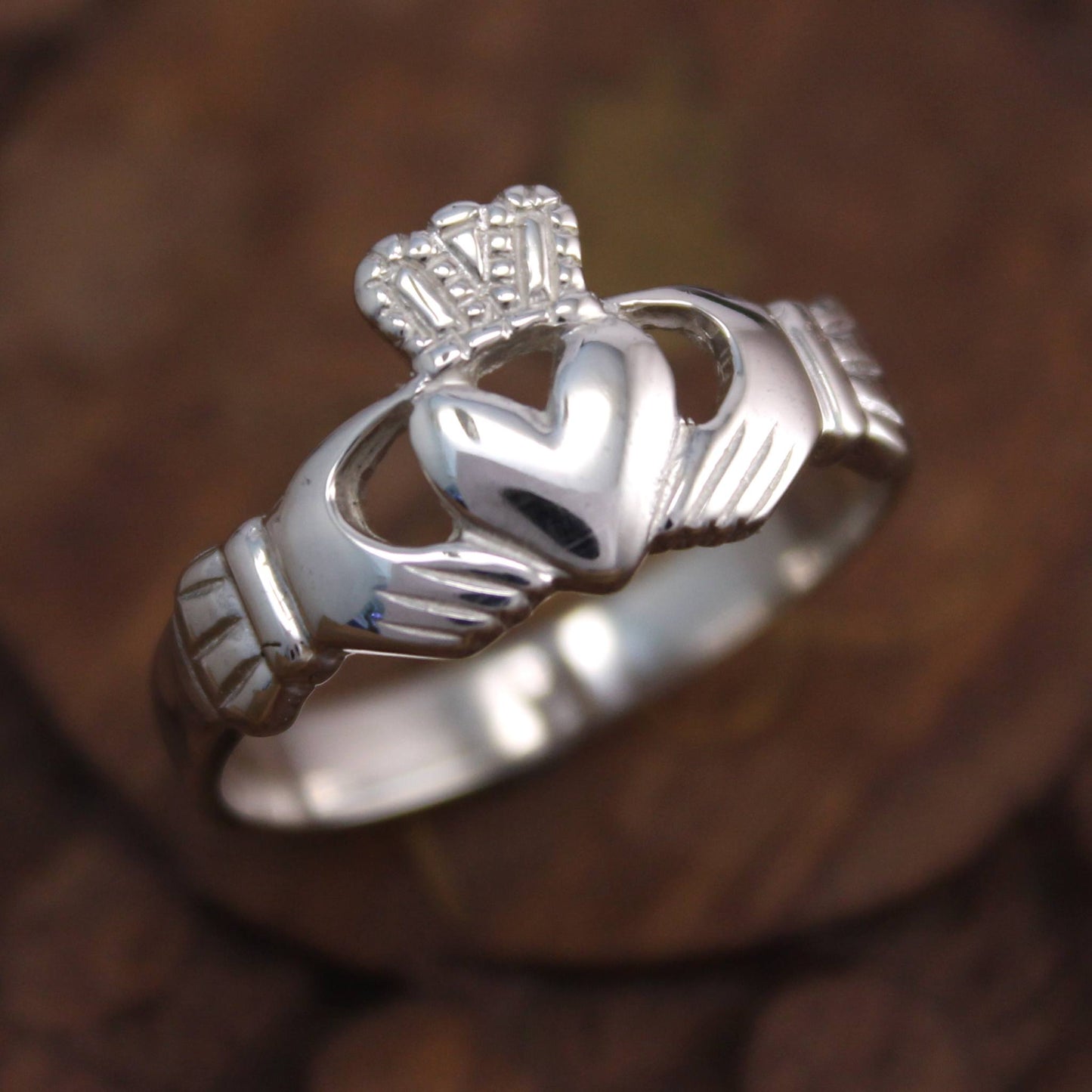 mens claddagh ring