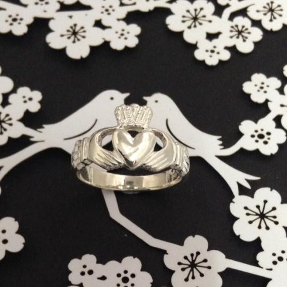 Jewelry - Claddagh Ring, Mens Silver Claddagh Ring.