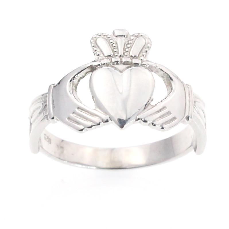 mens claddagh ring 