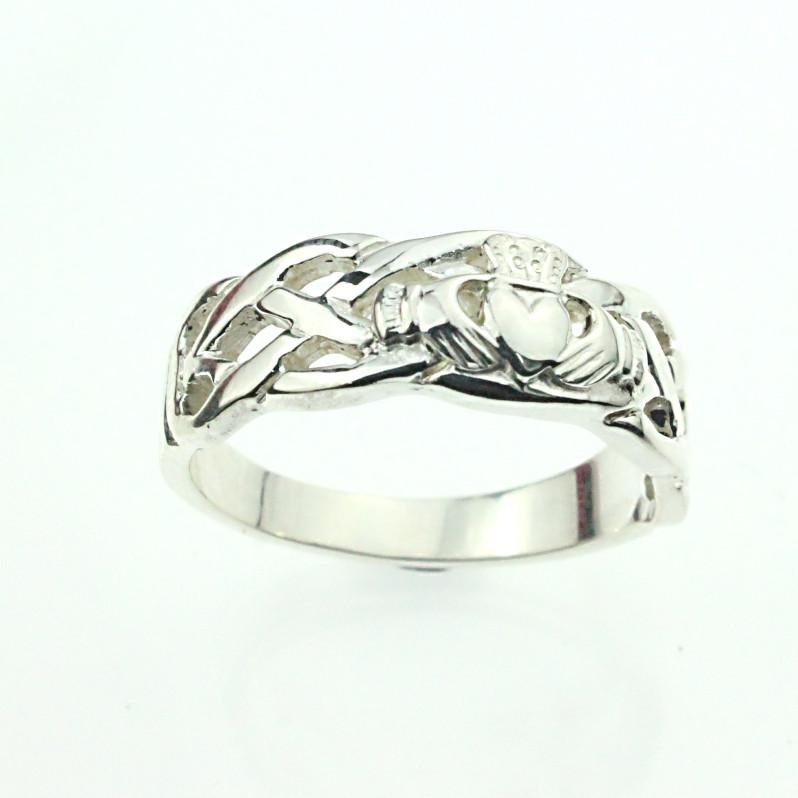 mens claddagh ring 