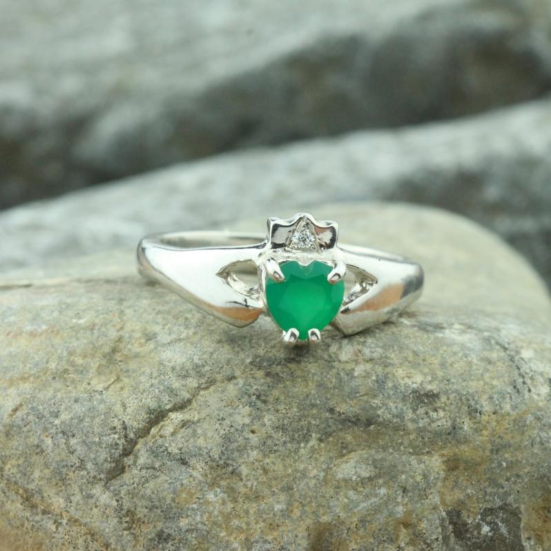 Jewelry - Ladies Diamond And Green Agate Gemstone Claddagh Ring.