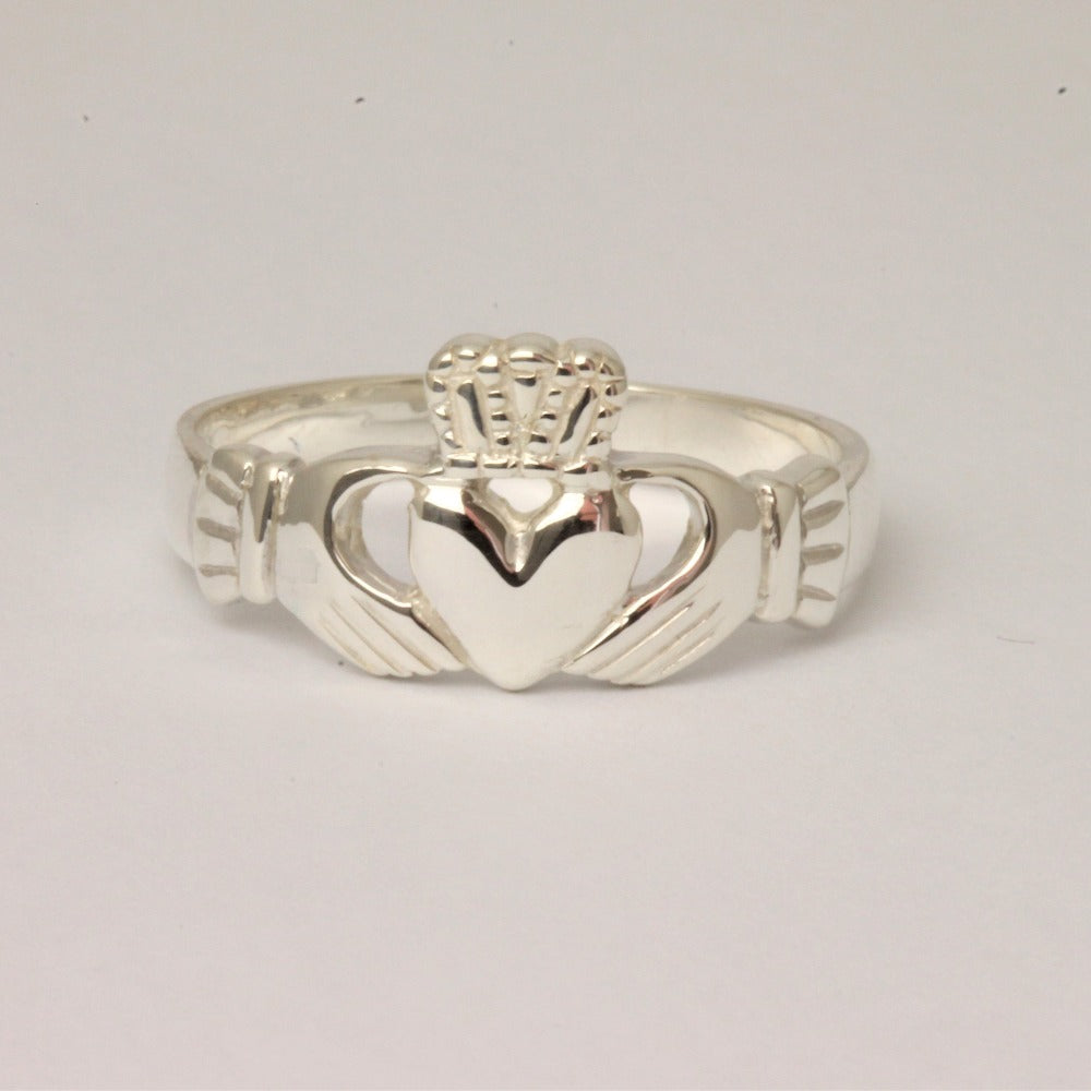 mens claddagh ring